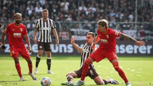 Fußball-Bundesliga,: St. Pauli dreht Rückstand und besiegt FC Augsburg mit 2:1