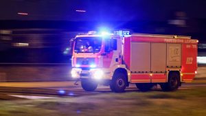 Polizei ermittelt: Container gehen in der Nacht in Flammen auf