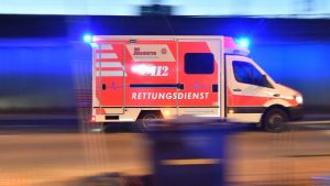 Verkehrsunfall: Auto überschlägt sich auf B3 bei Heppenheim