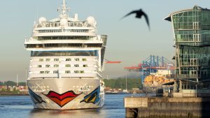 Schifffahrt: Aida-Chef warnt: Landstrom-Ausbau in Europa ist zu langsam