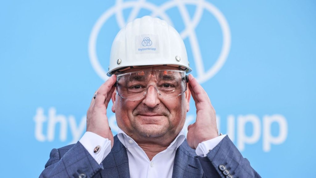 Thyssenkrupp: Thyssenkrupp: Indischer Konzern will Stahlsparte kaufen
