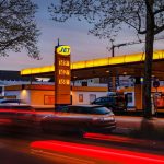 Kriminalität: Tankstellenmitarbeiter schlägt Räuber Waffe aus der Hand