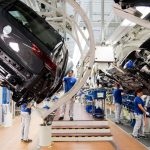 Metall- und Elektroindustrie: Umfrage: Viele Industriebetriebe planen Stellenabbau