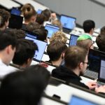 Studierende: Zahl der Hochschulabschlüsse steigt leicht