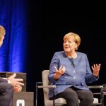 Ex-Kanzlerin in Talkshow: Merkel lobt Merz: "Mit Charme und Stimme"