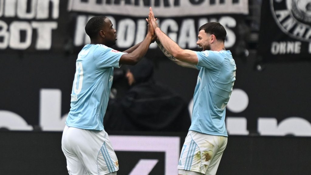 Fußball-Bundesliga: Burke schwärmt von Union-Sturm-Trio: Kraft und Schnelligkeit