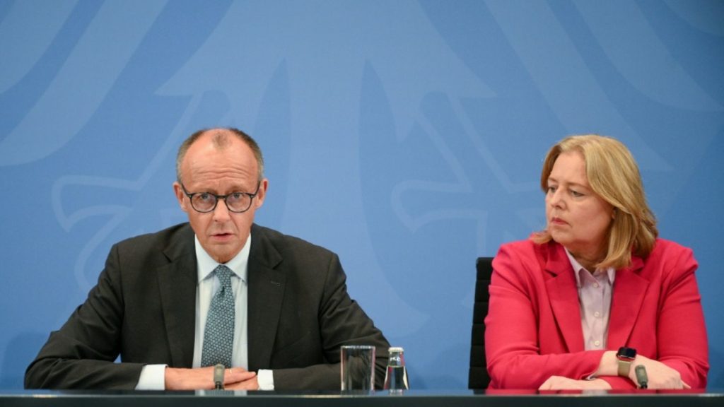 Bas fordert sachliche Debatte bei Grundsicherung - Kein "Dissens" zum Kanzler