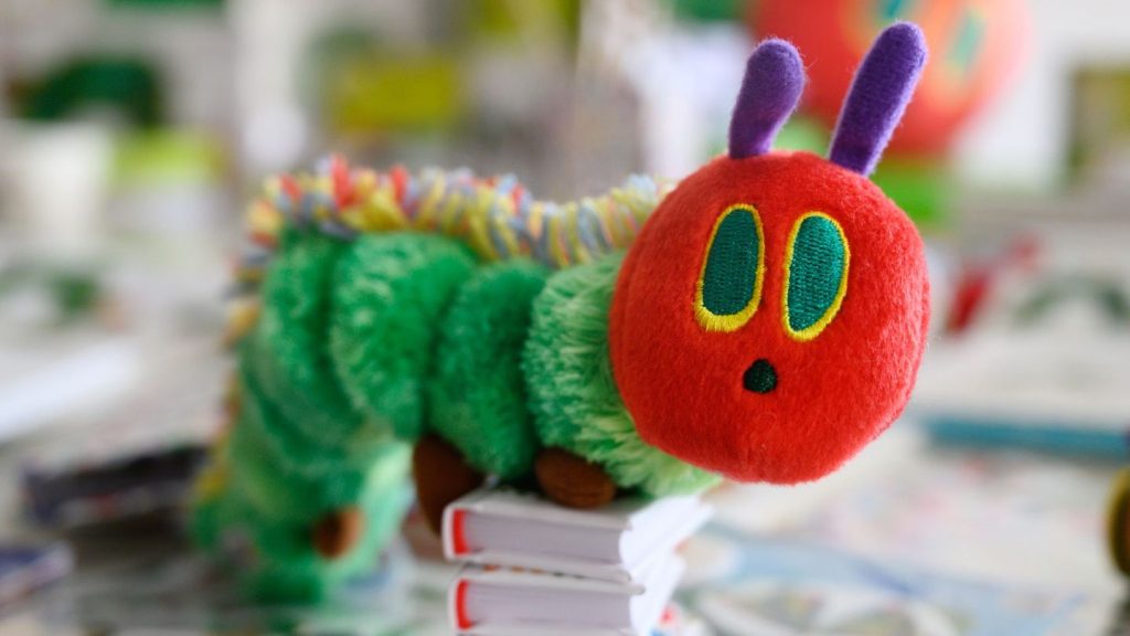 Für Kinder: Die unsterbliche Raupe Nimmersatt - und eine Party