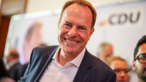 Kommunale Spitzenposten: Düsseldorfer Oberbürgermeister Keller wiedergewählt