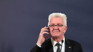 Delegationstrip: Kretschmanns Abschiedsreise: Ein Ministerpräsident unterwegs