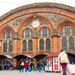 Kontrollen um Bremer Bahnhof: Polizei stellt Waffen, Drogen und Bargeld sicher