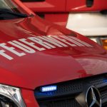 Feuerwehreinsatz: Bewohner bei Brand in Mehrfamilienhaus schwer verletzt