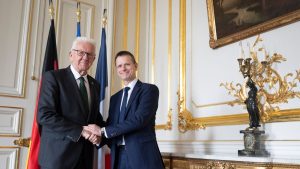 Delegationstrip: Kretschmann in Frankreich: Nur gemeinsam werden wir bestehen