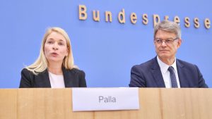 Neue Chefin, alte Probleme: Trotz Sanierungsplan: Es bleibt schlimm bei der Bahn