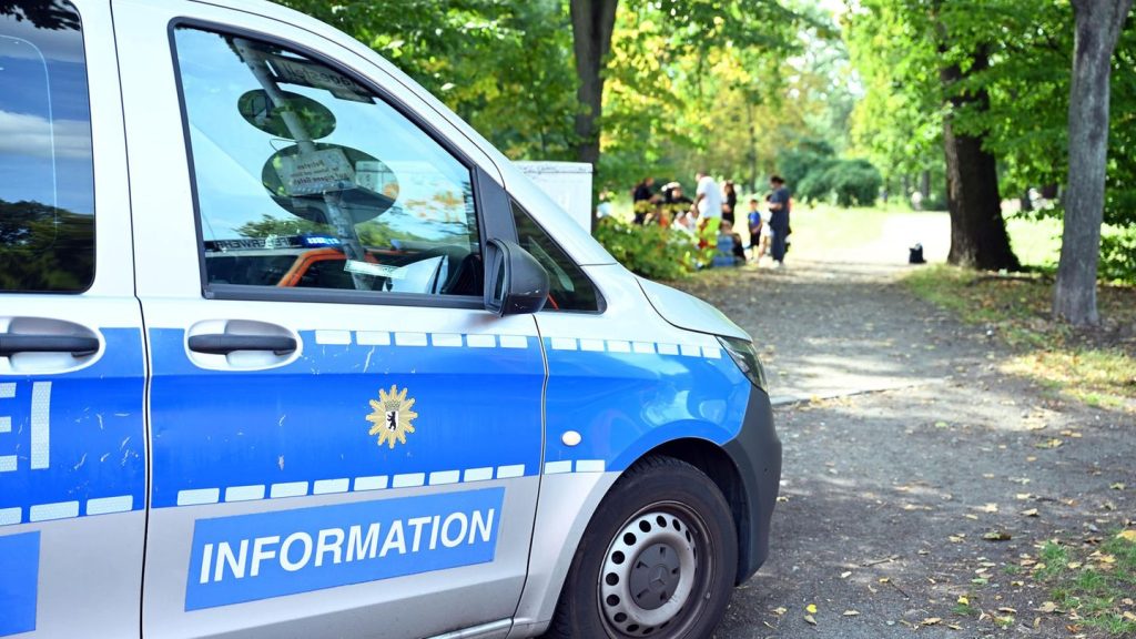 Berlin: Auto fährt in Menschengruppe – mehrere Verletzte, darunter Kinder
