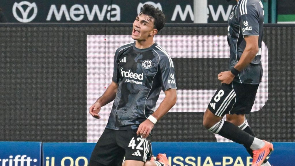 Shootingstar der Eintracht: "Raketenstart": Wie Can Uzun in Frankfurt zum Unterschiedsspieler reifte