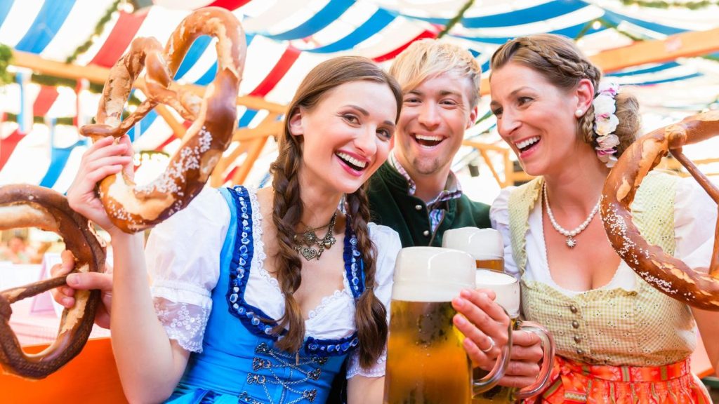 Oktoberfest 2025: Die Wiesn kann kommen! Dirndl in Top-Qualität zum halben Preis
