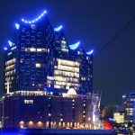 Blue Port: Der Hamburger Hafen macht blau