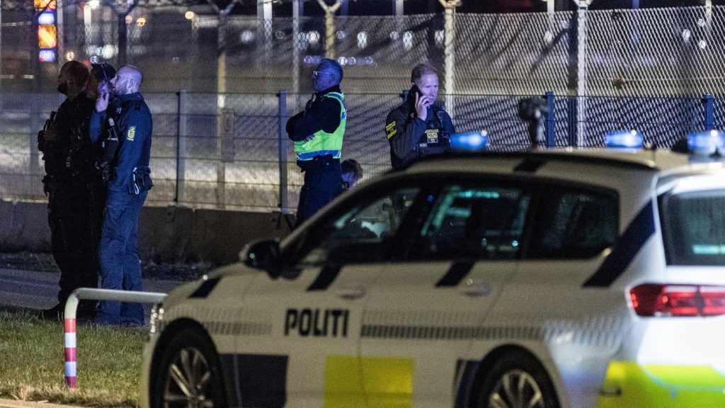 Stundenlange Sperrung: Drohnen über Kopenhagener Flughafen: Regierungschefin spricht von "Anschlag"