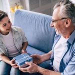 Geburtstag & Co.: Geschenke für Teenager: Worüber freuen sich Jugendliche?