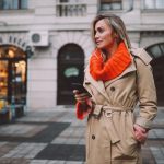 Trenchcoat & Co.: Leichte Mäntel: Diese Trends eignen sich für kühlere Tage