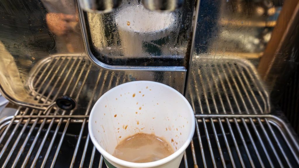 Tipps für Genießer: Kaffeevollautomaten reinigen: So bleibt der gute Geschmack erhalten