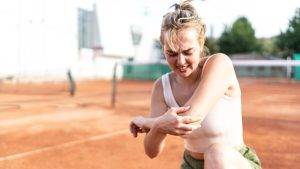 Sportmedizin: Was gegen blitzartige Schmerzen im Ellenbogen hilft