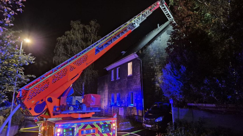 Verkehr: Feuer in Kinderheim – Einsatzkräfte retten Hauptgebäude