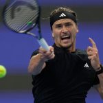 Tennis: Schrecksekunde für Zverev bei Auftaktsieg in Shanghai