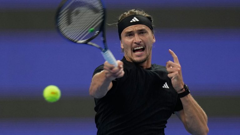 Tennis: Schrecksekunde für Zverev bei Auftaktsieg in Shanghai
