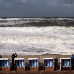 Wetter: Orkanböen legen Fähren lahm – Windsurf-Elite feiert Nordsee