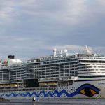 Sturmflut: Kreuzfahrtschiff steckt in Hamburg fest