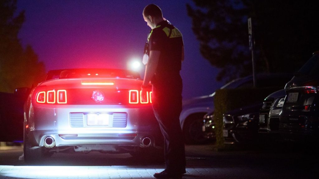 Schwaben: Polizei löst Tuner-Treffen auf – Angriffe mit Pyrotechnik