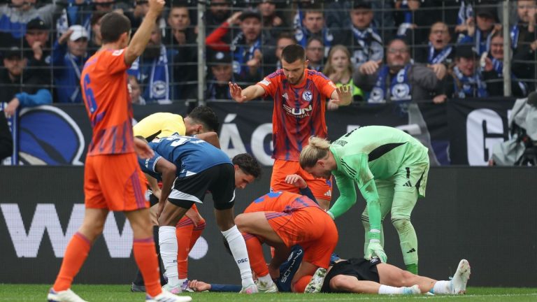 2. Fußball-Bundesliga: Schalker Abwehrchef hilft bewusstlosem Gegner