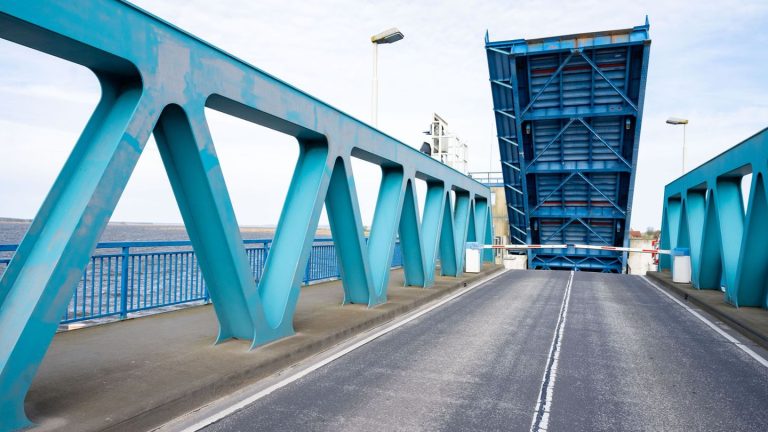 Verkehr: Zecheriner Brücke halb gesperrt, Vollsperrungen ab Dienstag