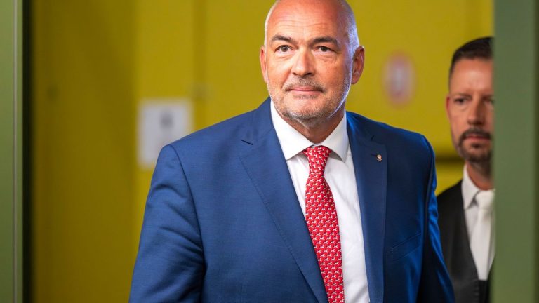 Aserbaidschan-Affäre: Korruptionsprozess gegen Ex-CDU-Abgeordneten verzögert sich