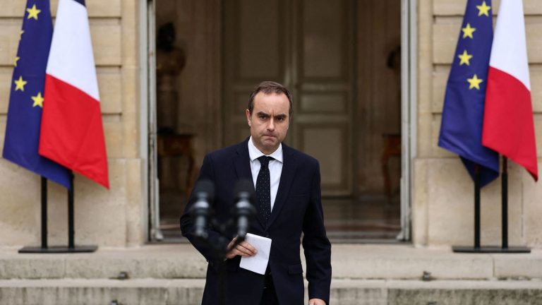 Frankreich: Zurückgetretener Premier soll in Paris Weg aus Krise finden