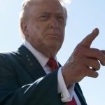 Trump kündigt Entlassungen wegen anhaltender Haushaltssperre in den USA an