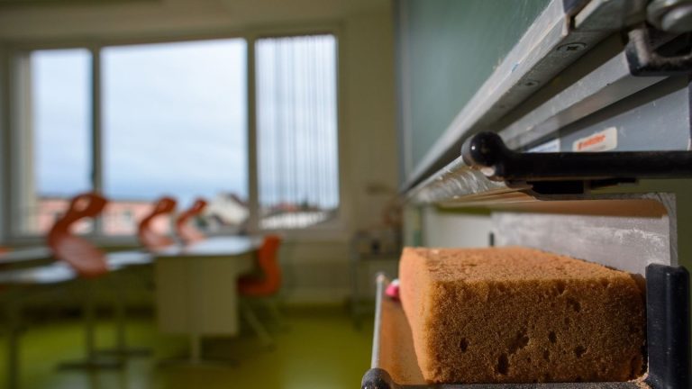 Finanznot der Kommunen: Putzende Schüler gegen klamme Kassen - massive Kritik