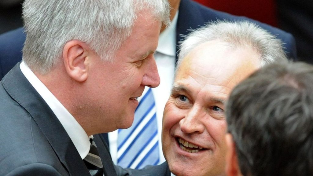 Parteipolitik: Seehofer und Huber kritisieren "grüne Brandmauer"