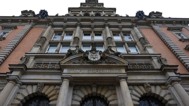Prozesse: Chef von Sicherheitsfirma soll im Block-Prozess aussagen