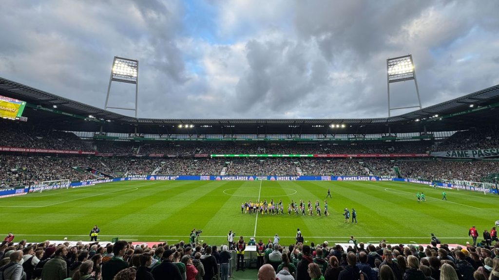 Bundesliga der Frauen: Werder schlägt HSV: Rekordkulisse beim Nordderby