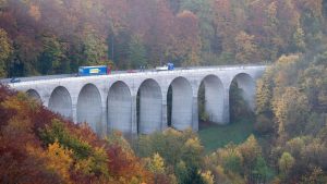 Autobahnsperrung: Albaufstieg nach Süden dicht - Was Autofahrer wissen müssen