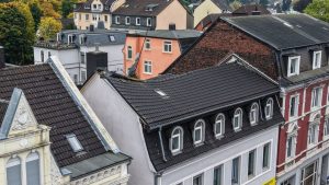 Gevelsberg: Akute Einsturzgefahr - Feuerwehr sichert Hausdach