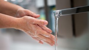 Umfrage von YouGov: Viele waschen ihre Hände immer noch häufiger als vor Corona