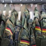 Streit zwischen Union und SPD: Krach um Wehrdienst: Koalition hält dennoch an Zeitplan fest