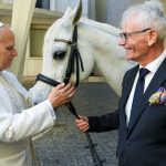 Pferdezüchter schenkt dem Papst einen Vollblutaraber