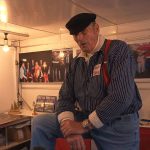 Marktschreier sterben aus: Aale-Dieter (86) denkt noch lange nicht ans Aufhören
