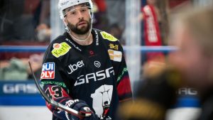 Deutsche Eishockey Liga: Eisbären Berlin gewinnen mit 3:2 gegen Wolfsburg