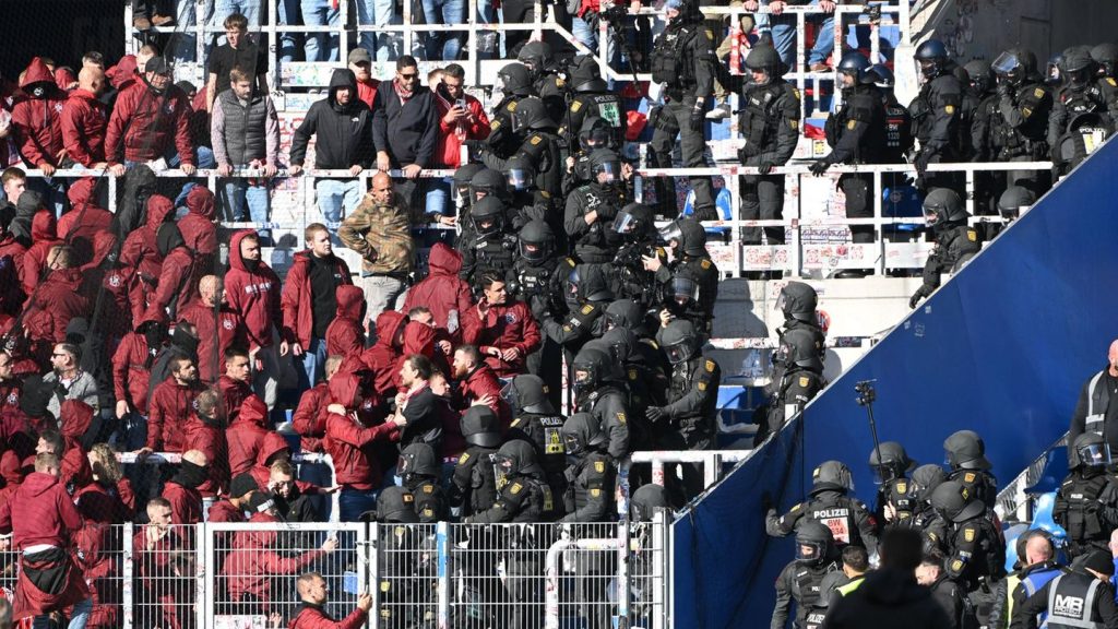 2. Fußball-Bundesliga: Spätes Siegtor und Krawall: FCK gewinnt Derby in Karlsruhe